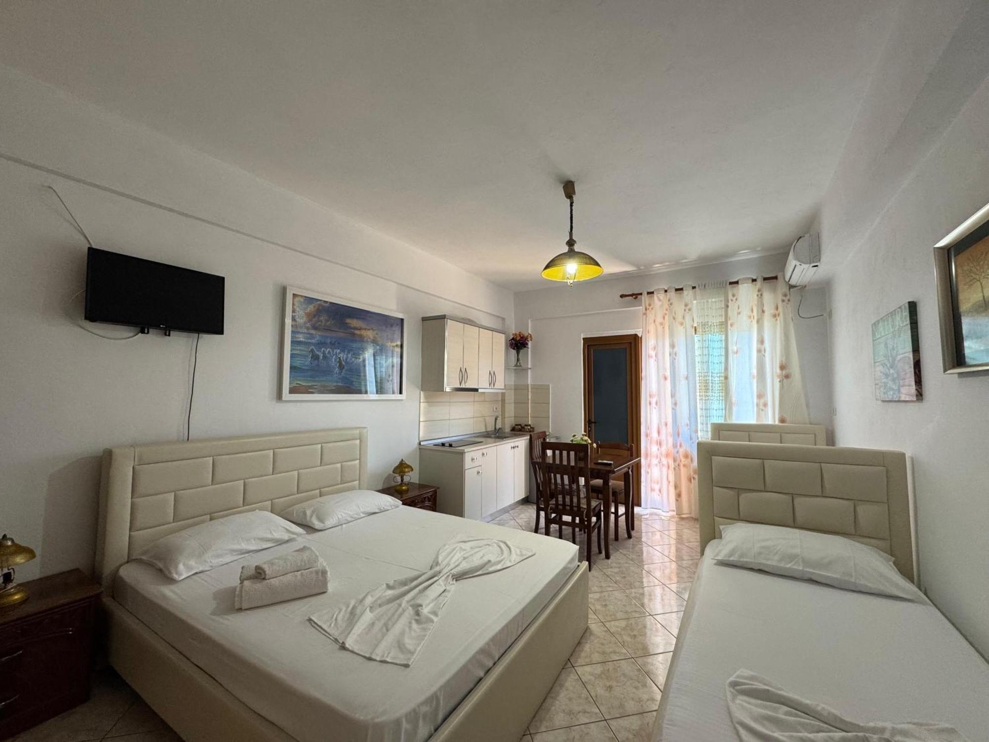 Vila Hergi Saranda Extérieur photo